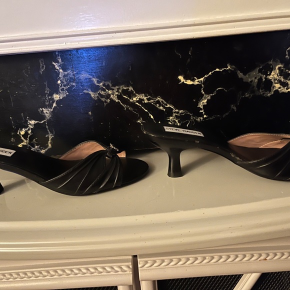 Shoes - Picture 2 of 4